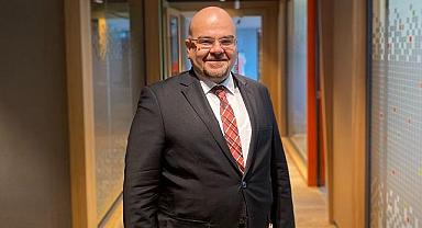 HOLDİNG'TEN ÜNİVERSİTELİ VE YENİ MEZUN GENÇLERE UZUN DÖNEM STAJ İMKÂNI!