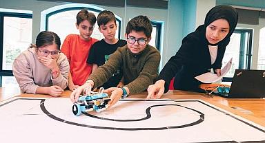 Robotik ve Kodlama Eğitimi Tamamlayan Öğrenciler Projelerini Sergiledi!