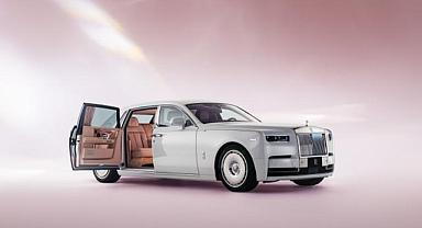 Anın Güzelliği: Rolls-Royce Phantom “Cherry Blossom”