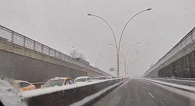 Nisan'da Ankara'ya kar yağdı