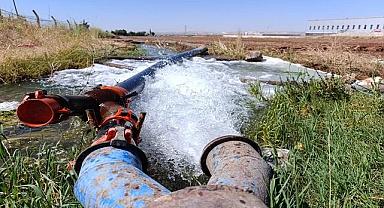 Kaçak elektrik ile 800 metreyi aşan derinlikten su çekiyorlar ''Yeraltı suları ...''