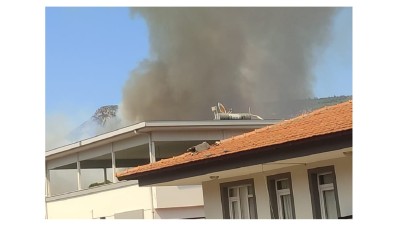 Seferihisar yangını sahildeki evler indi!