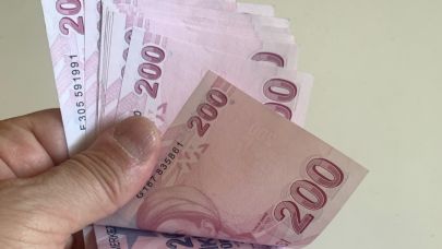 TÜRK-İŞ '2025 kamu  işçileri toplu sözleşmesi imzalandı'