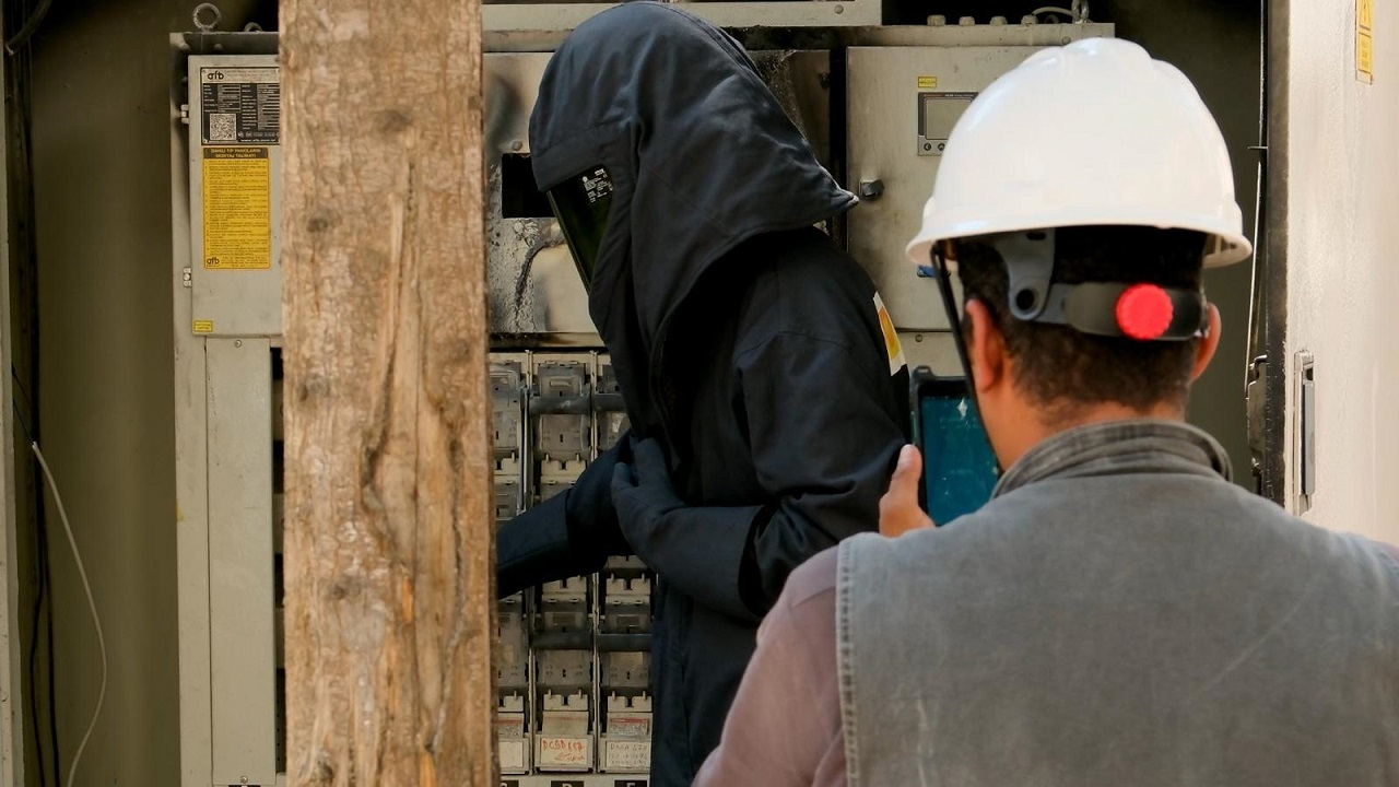 Adana&#039;da yaşanan ELEKTRİK kesintileri konulu açıklama yaptı