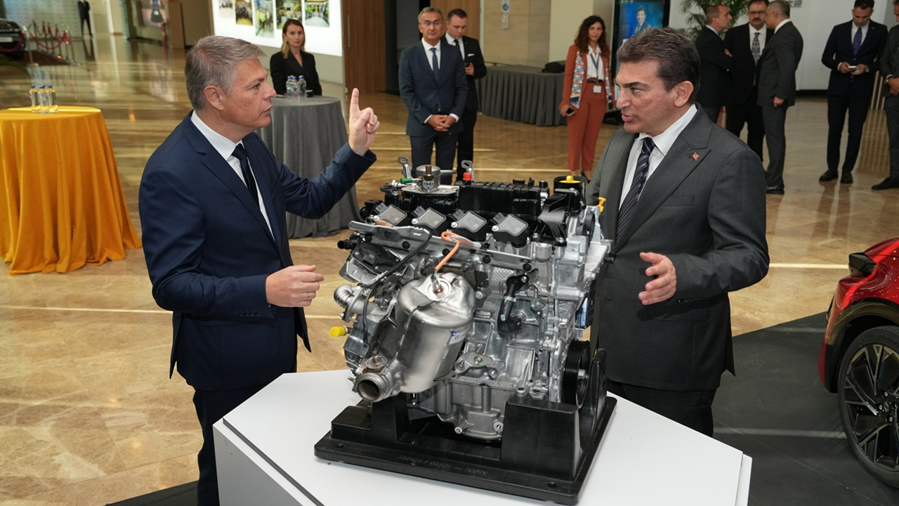 OYAK Genel Müdürü Murat Yalçıntaş &#039;OYAK HORSE’un hibrit...&#039;