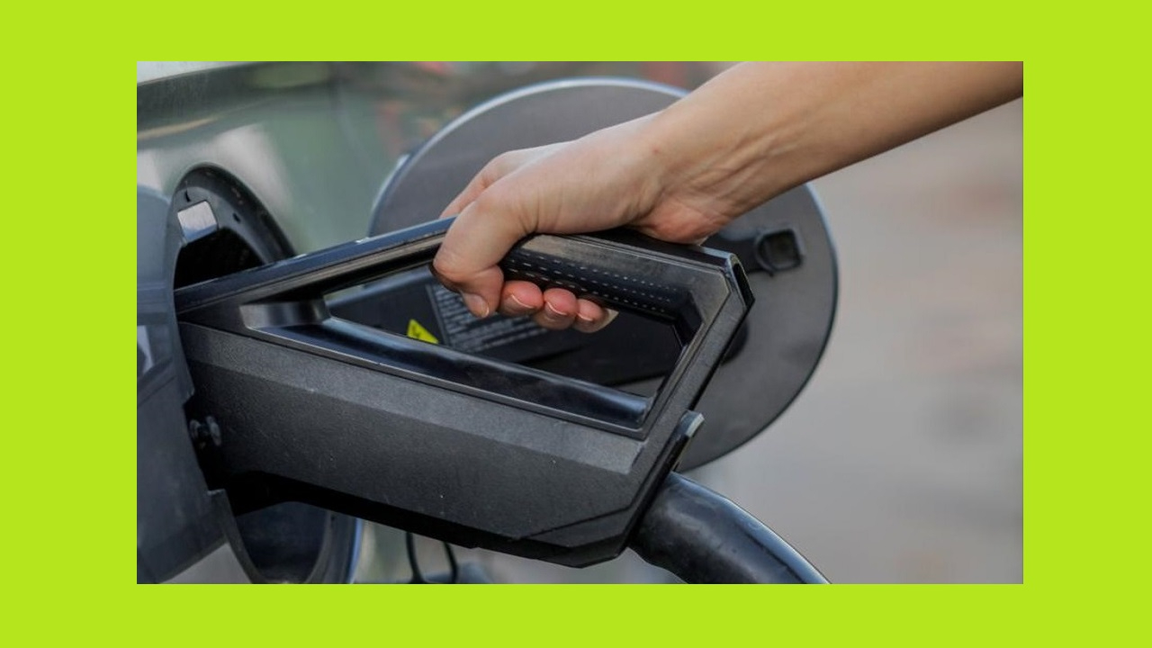 Elektrikli araçlar geçen ay 2,1 milyon SAAT şarj oldu