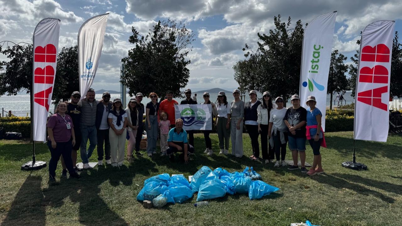 ABB ve TURMEPA’dan İstanbul’da örnek kıyı temizliği buluşması