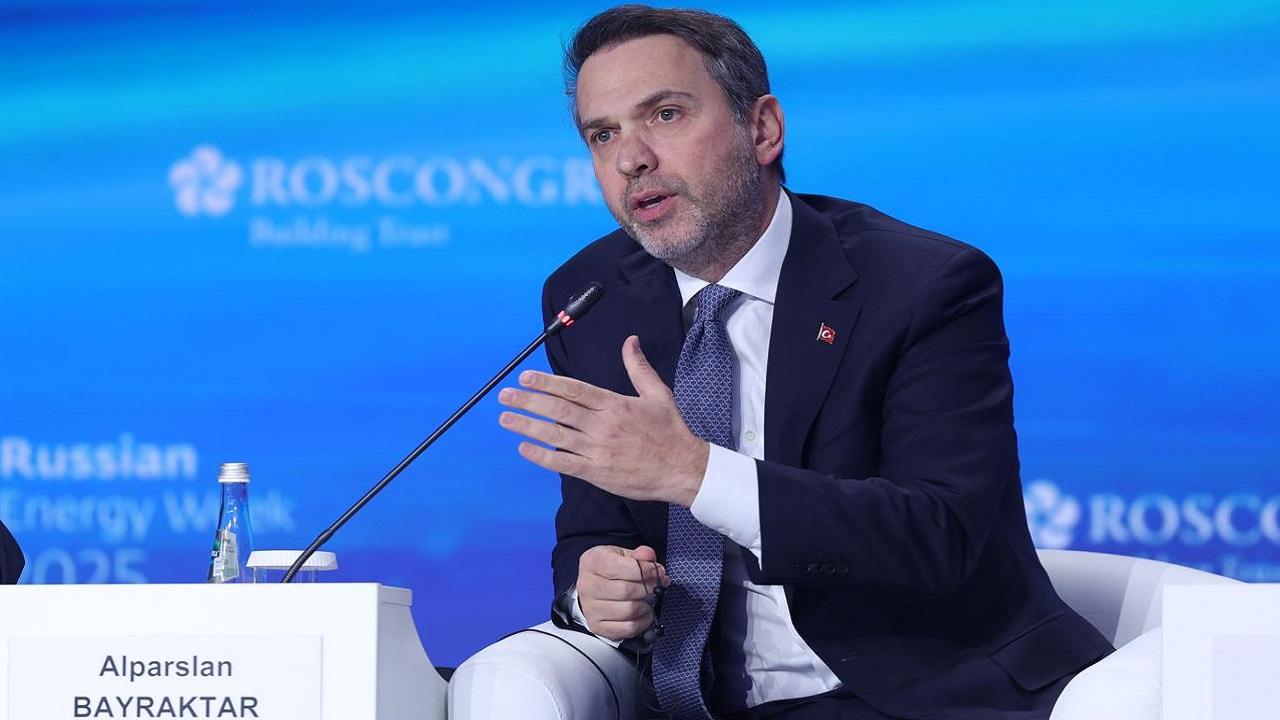 Enerji Bakanı Bayraktar: Jeopolitik Gerilimlere Karşı ‘&#039;Türk Yolu&#039;’