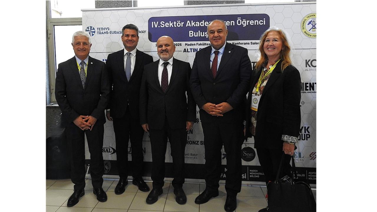 İstanbul Teknik Üniversitesi Maden Fakültesi’nin ev sahipliğinde düzenlenen IV. Sektör–Akademisyen–Öğrenci Buluşması, bu yıl madenciliğin geleceği ve çevreyle uyumlu üretim modellerine odaklandı. Altın sponsorluğunu Yeniköy Kemerköy Enerji’nin üstlendiği