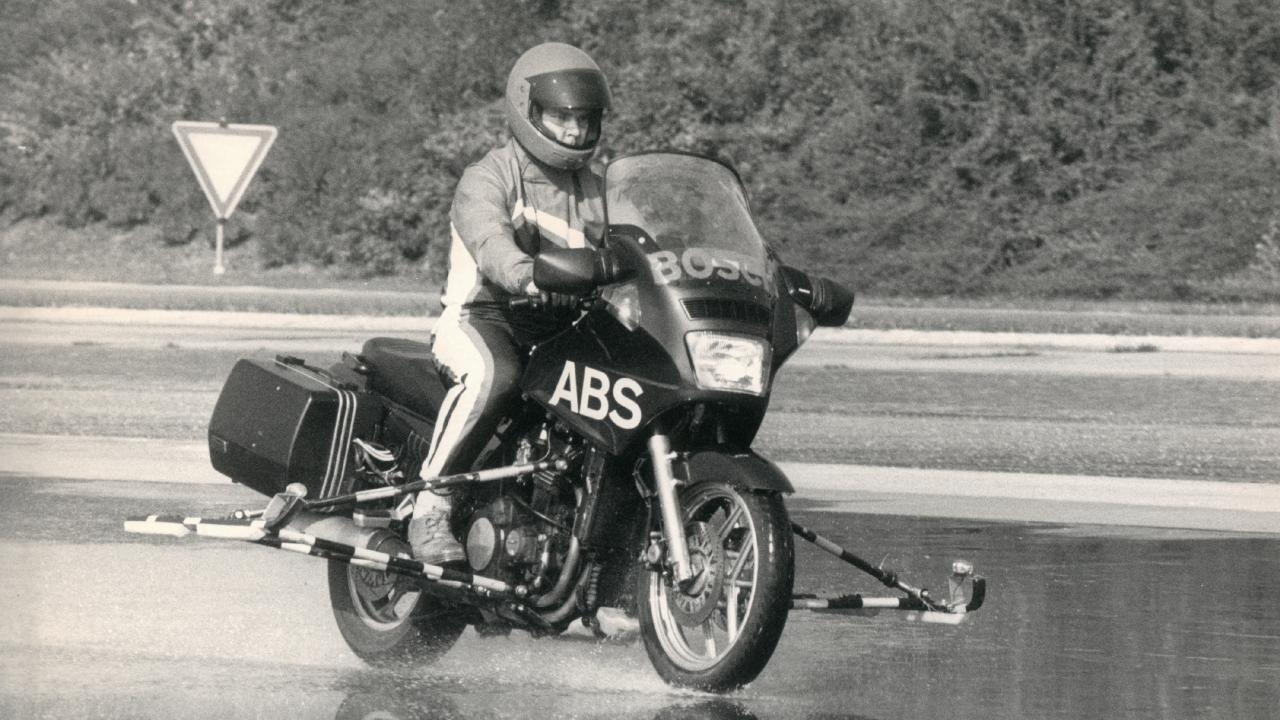 Bosch “Motosiklet ABS güvenliğinde …”