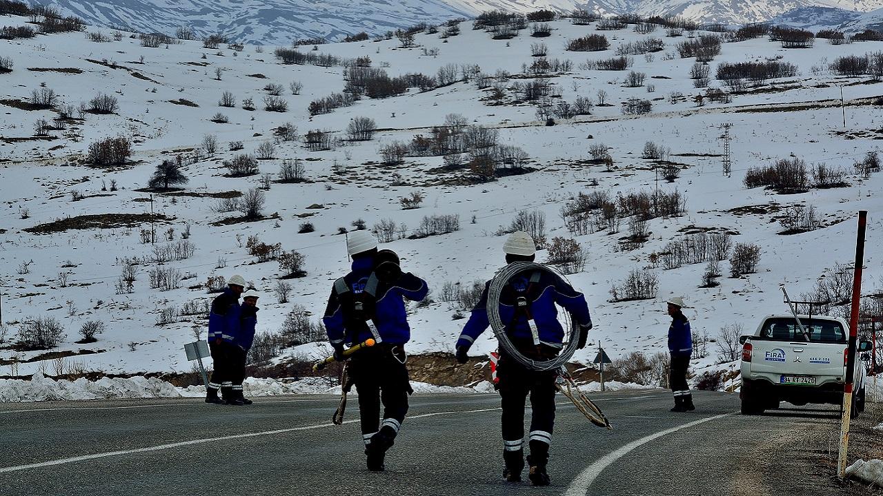 Fırat EDAŞ, Zorlu Kış Şartlarına Karşı Sahada Önlemlerini Aldı