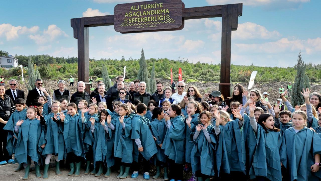 İlk adımı 310 Bin fidan ile İzmir’de attı!