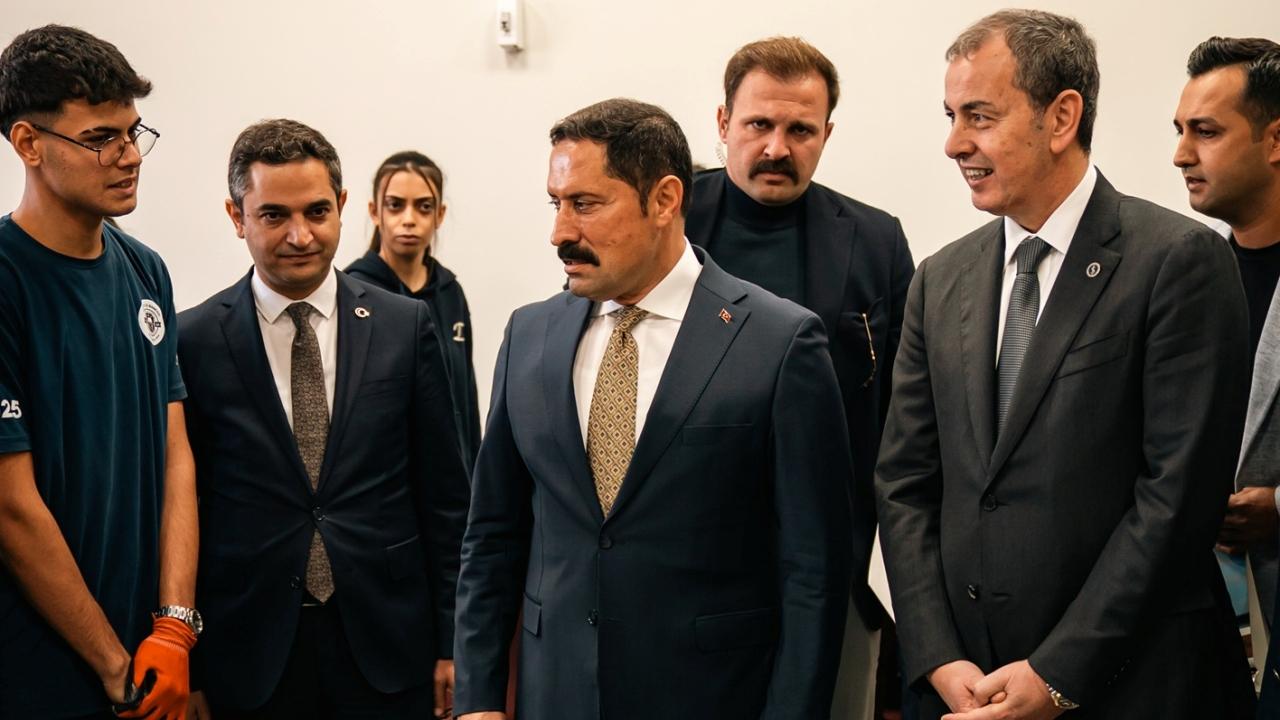 İş Bankası’ndan Hatay’a eğitim desteği