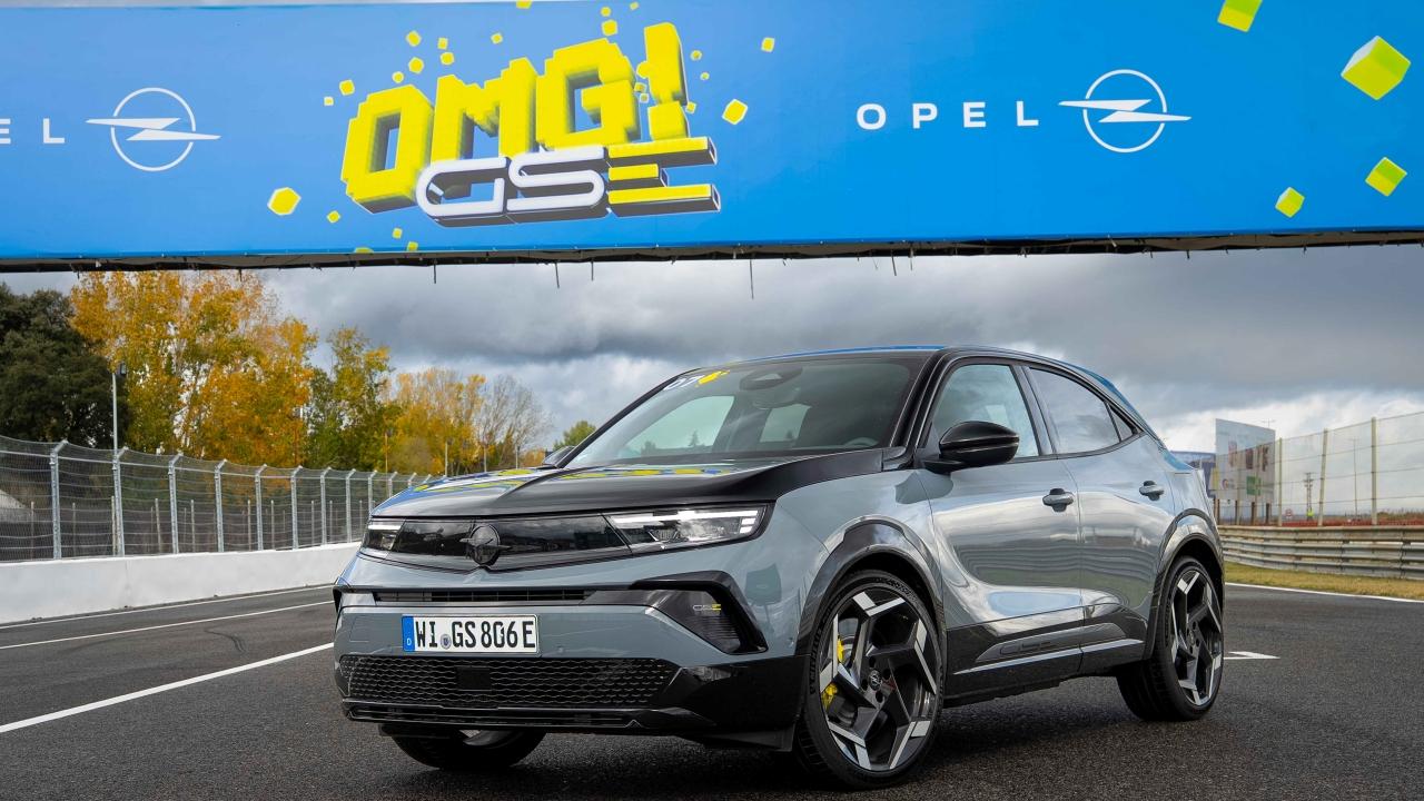 Opel’in en hızlı elektriklisi!