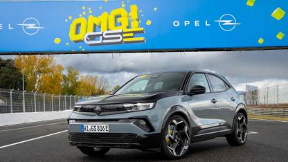 Opel’in en hızlı elektriklisi!
