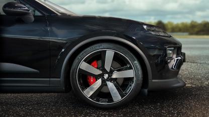 Porsche  elektriklinin ' Yaz ve Kış Lastiği' Continental