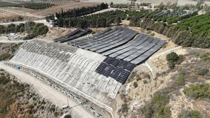 Yüzde 60 eğimli arazide ilk GES santrali Adana’da kuruldu!