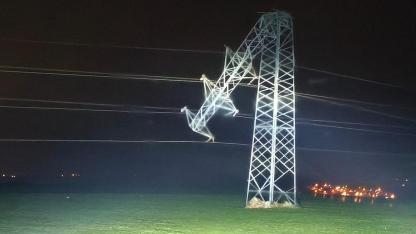 Kaçak Elektrik '3 orta GERİLİM direği devrildi'