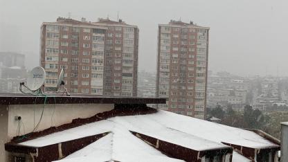 MGM yeni verisi 'İstanbul'da kar kalınlığı 3 santime ulaştı'