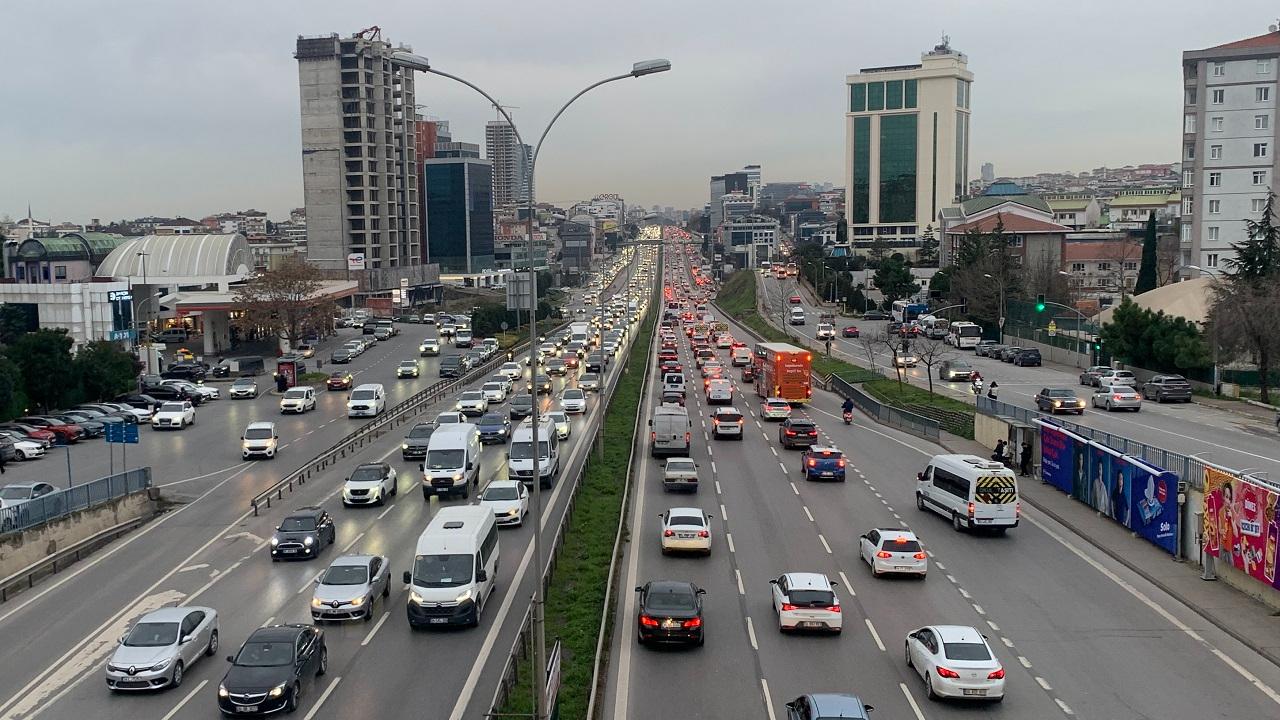 Motorin fiyatı 'Motorine litrede 1,43 TL'