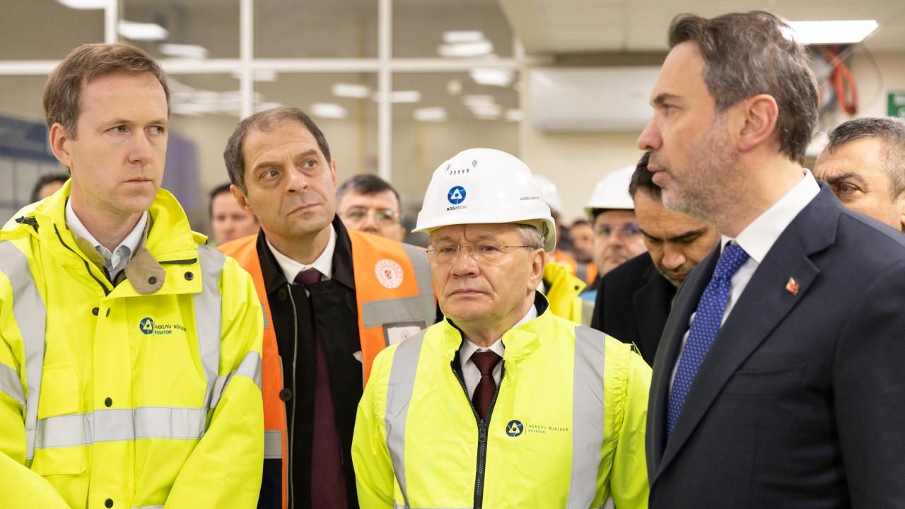 Rosatom Genel Müdürü Likhachev ile Enerji Bakanı Bayraktar Akkuyu'da!
