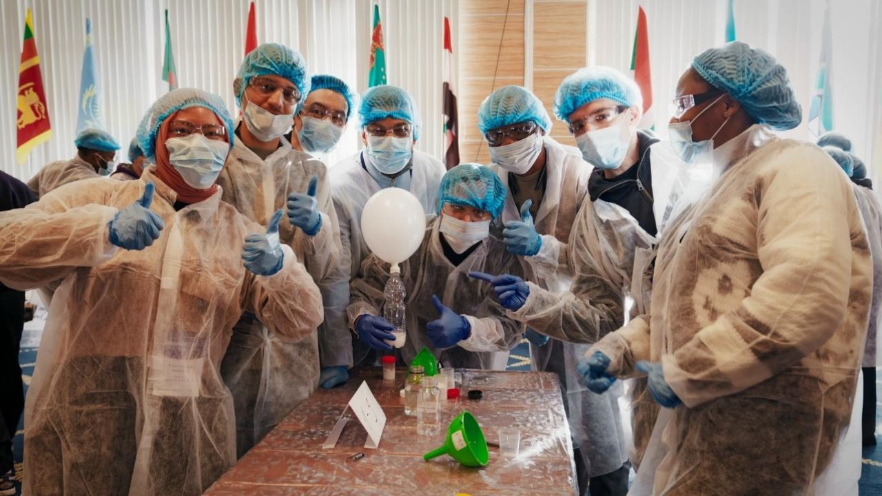 NÜKLEER 'Türk öğrencilerde Katıldı'