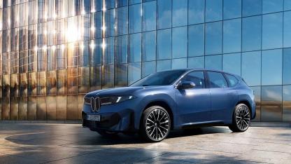 Yeni BMW iX3 50 xDrive Türkiye’de ön siparişe açıldı!