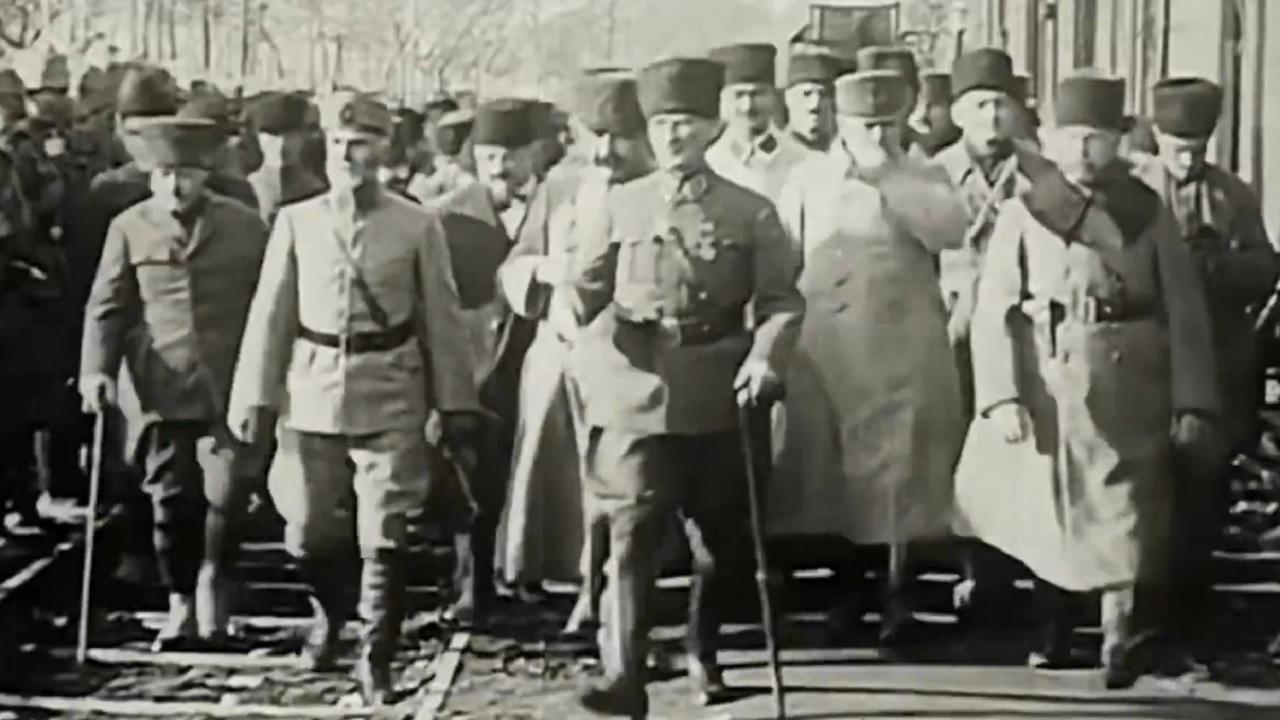 Enerji Bakanı Bayraktar 'rahmet ve minnetle anıyorum'