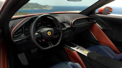 Ferrari 'çift turbo V8 motorlu YENİ 2+ spider modeli Amalfi'
