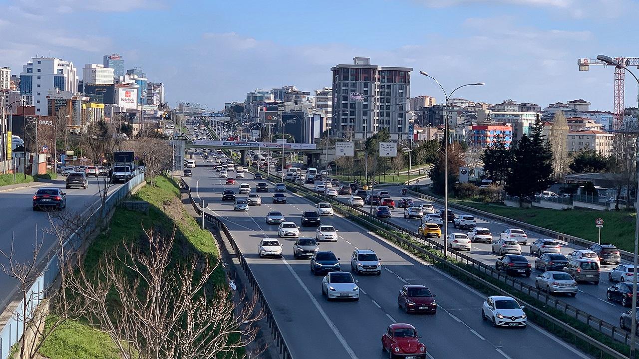 Mazota litrede 7,67 TL ve benzine de ,2,29 TL