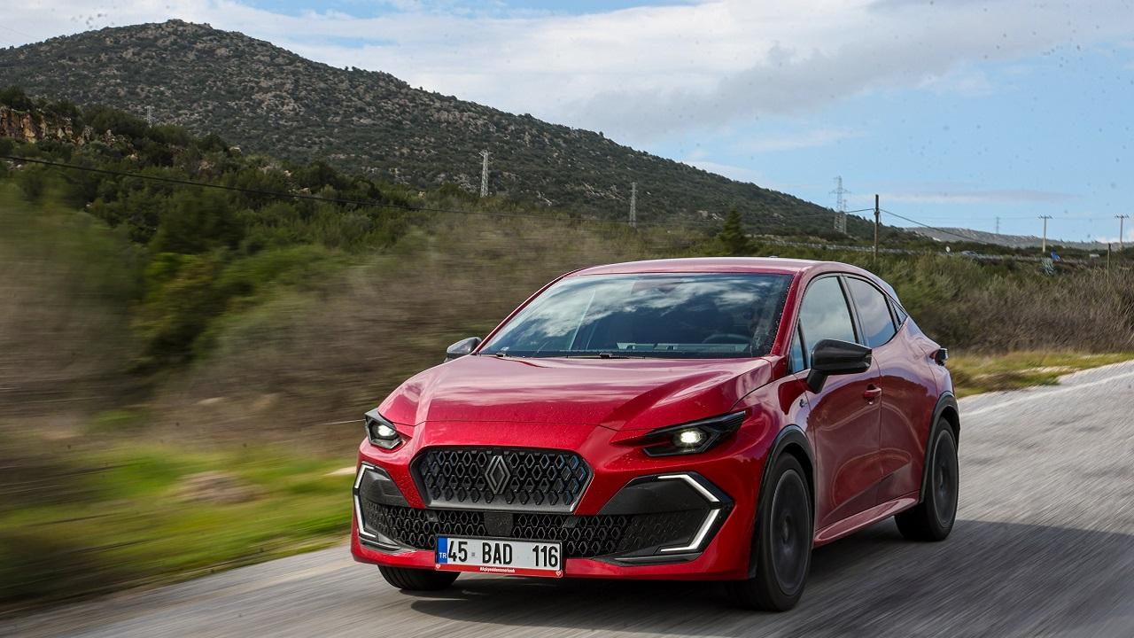 Renault YENİ rakamları açıkladı 'Elektrikli modeller de var'