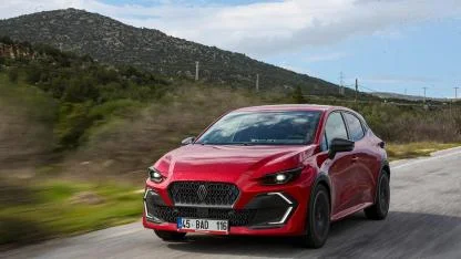 Renault YENİ rakamları açıkladı 'Elektrikli modeller de var'