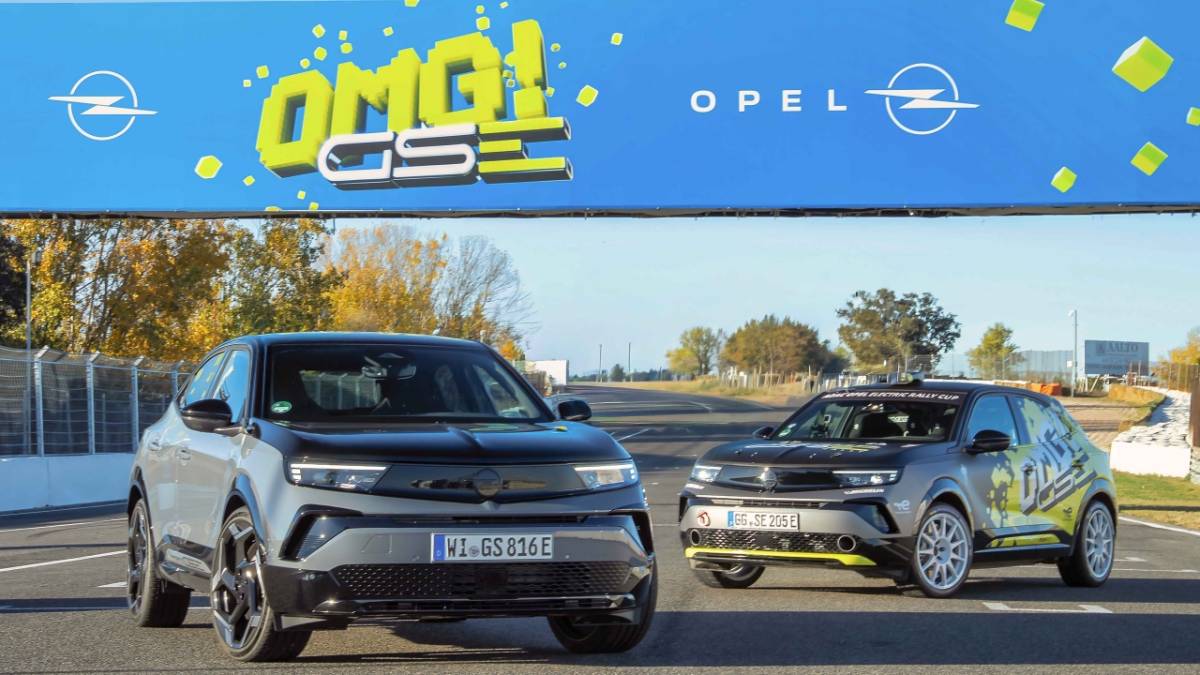 Opel’in en hızlı elektriklisi!