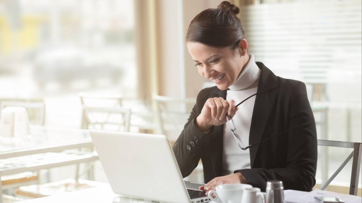 Aşırı paylaşım şirketleri tehlikeye atıyor - ESET!