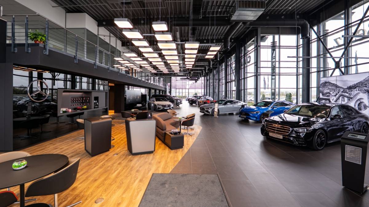 Mercedes-Benz Showroom Dönüşüm Projesi 'Yurt dışı'
