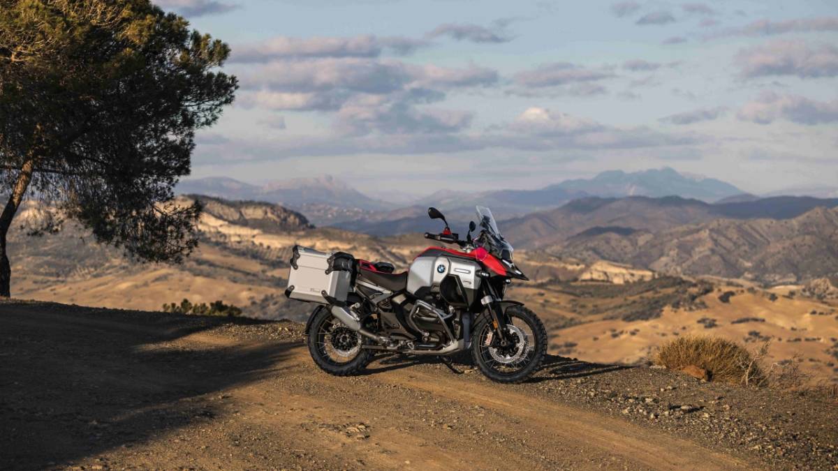 Elektrikli de var “BMW Türkiye’de tarihi satış rekorunu kırdı”