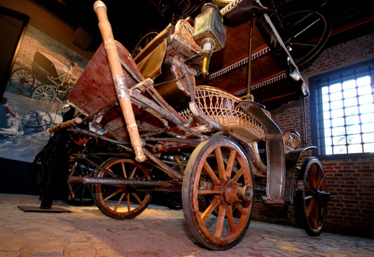 Tofaş Bursa Anadolu Arabaları Müzesi “Tatilde ziyaretçilerini bekliyor”