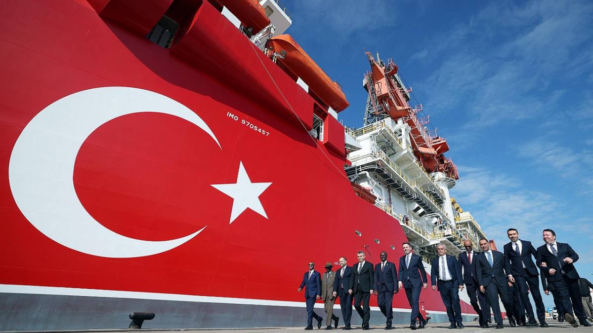 Türkiye'nin 7. nesil ultra derin deniz SONDAJ gemisi Çağrı Bey Somali yolunda!