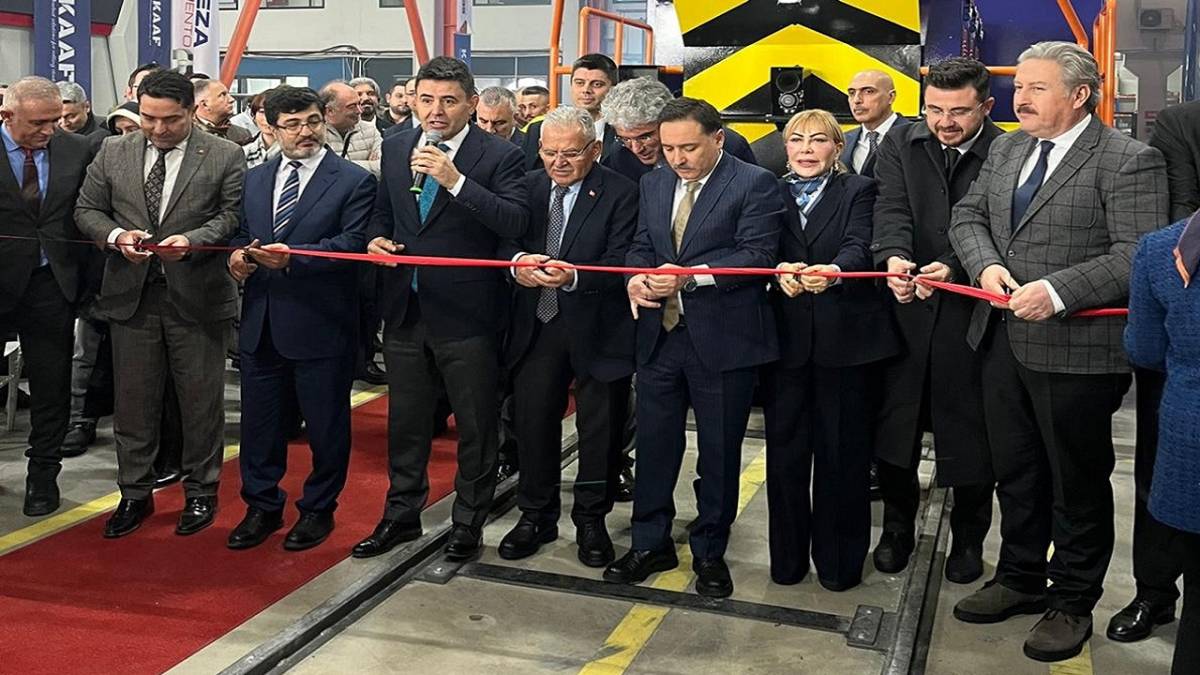 Türkiye’nin ilk yerli BATARYALI lokomotifini aldı!