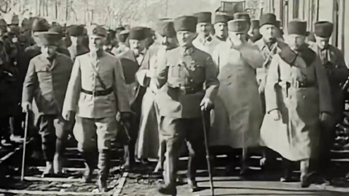 Enerji Bakanı Bayraktar 'rahmet ve minnetle anıyorum'