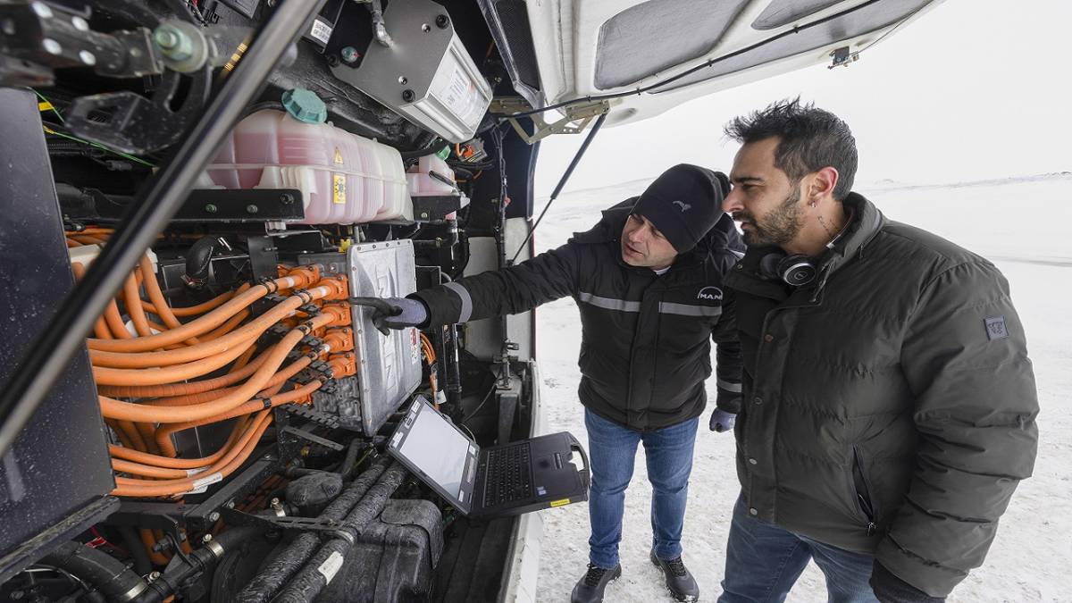 Elektrikli otobüs Erzurum'da 'KAR ve BUZA' meydan okudu!