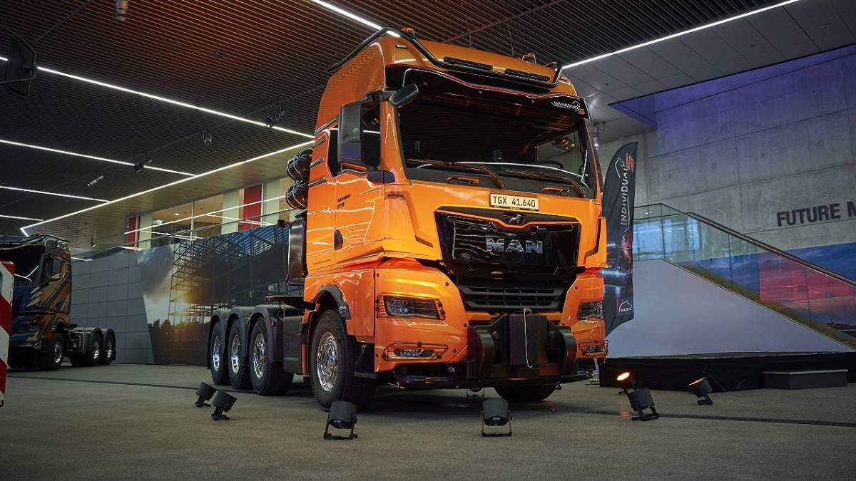 Yeni Aslan Kral 'MAN, 250 Tonluk Dev Çekicisini Tanıttı'