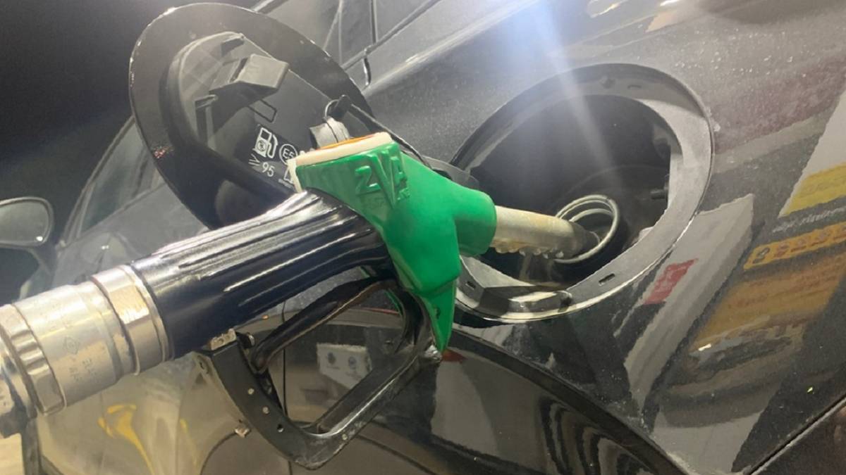 Mazota litrede 7,67 TL ve benzine de ,2,29 TL