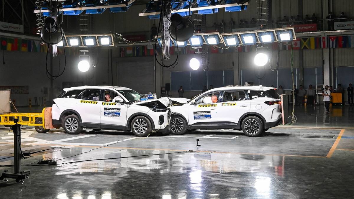 Çarpışma TESTİNİ kamuya açık şekilde gerçekleştirdi!