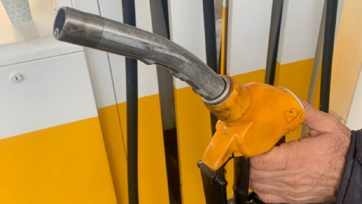 Motorine indirim 'Litrede 233 kuruş'