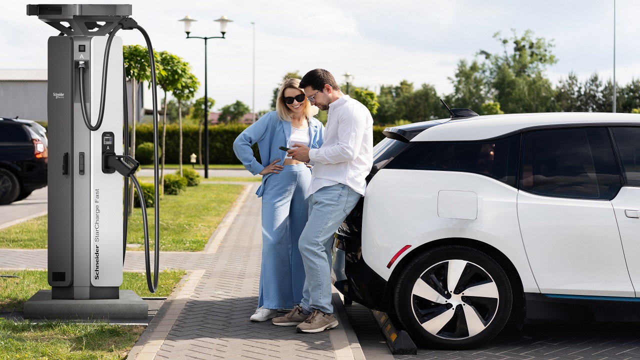 Schneider Electric 'EV Şarjında YENİ bir dönemi başlatıyor'